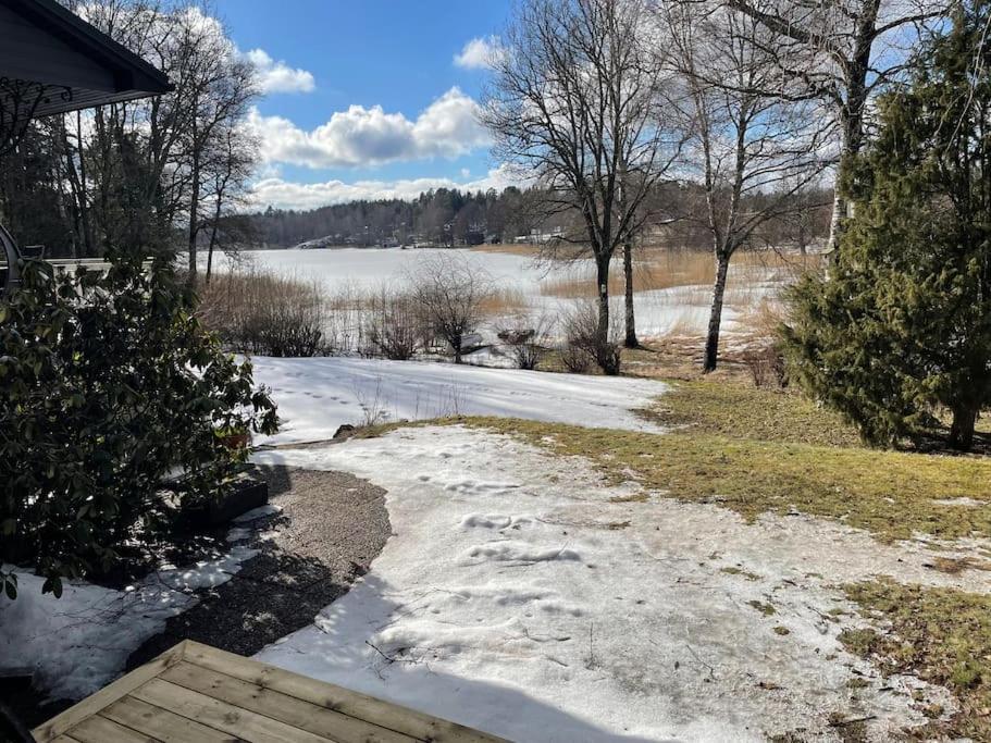 Nyrenoverat Strandnaera Med Fantastisk Utsikt Rimbo Exterior photo