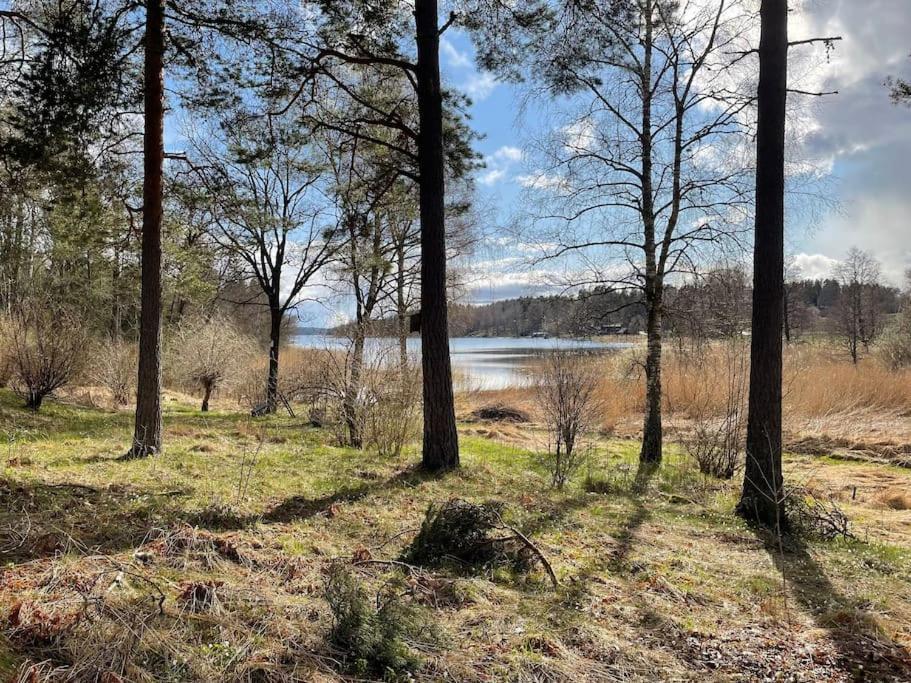 Nyrenoverat Strandnaera Med Fantastisk Utsikt Rimbo Exterior photo