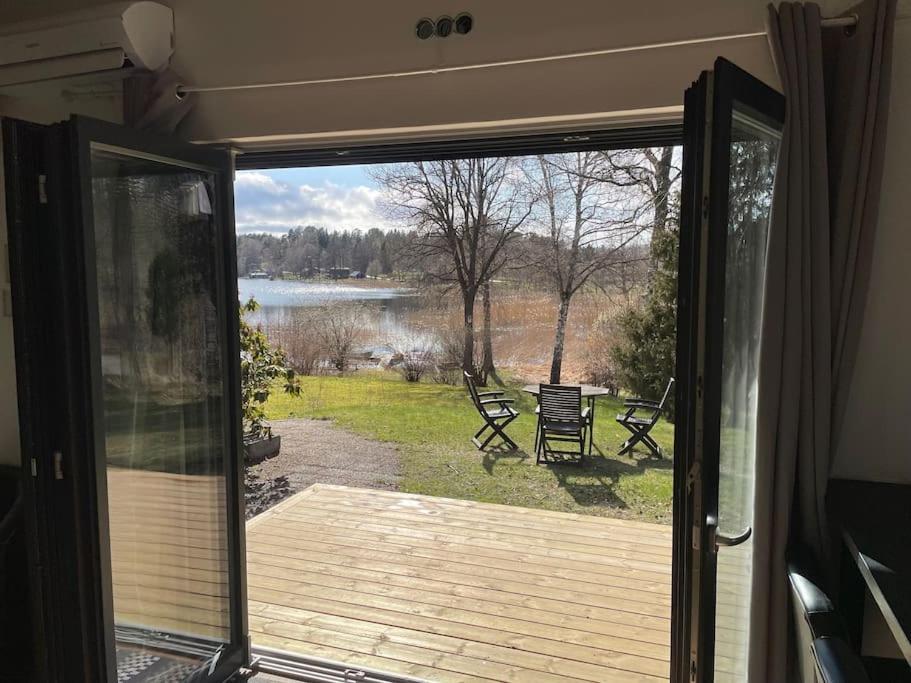 Nyrenoverat Strandnaera Med Fantastisk Utsikt Rimbo Exterior photo