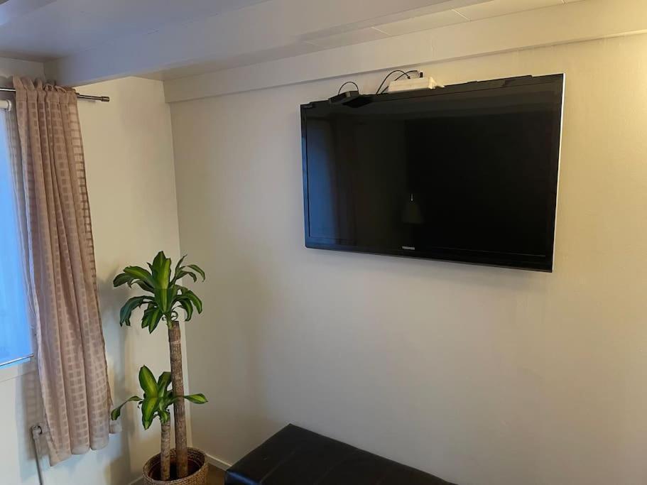 Nyrenoverat Strandnaera Med Fantastisk Utsikt Rimbo Exterior photo