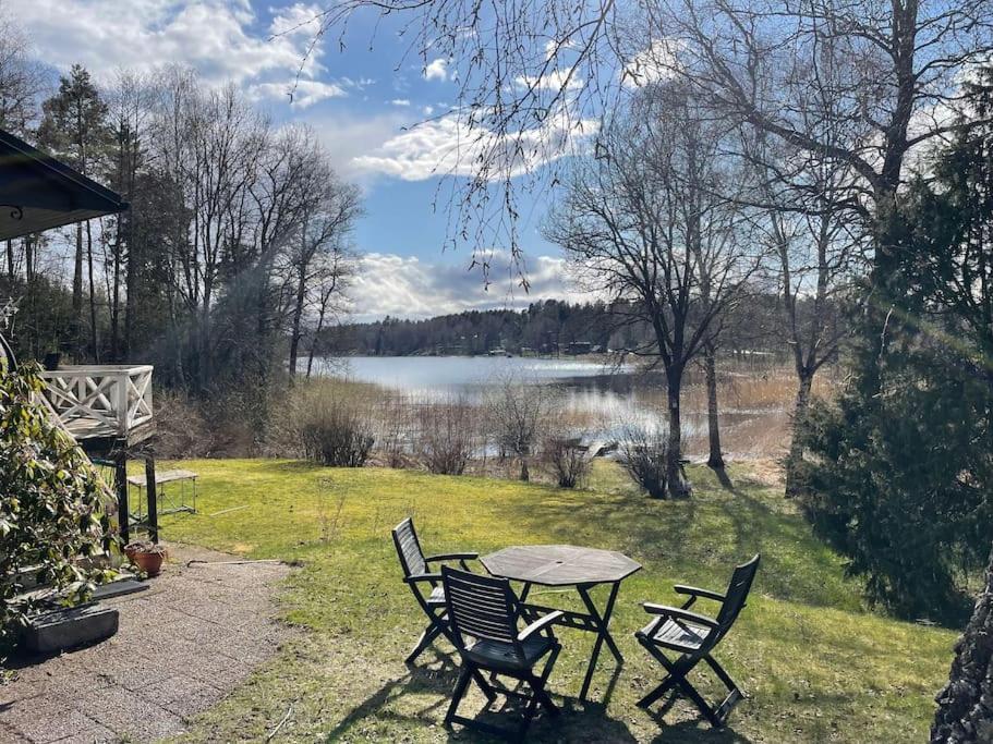 Nyrenoverat Strandnaera Med Fantastisk Utsikt Rimbo Exterior photo