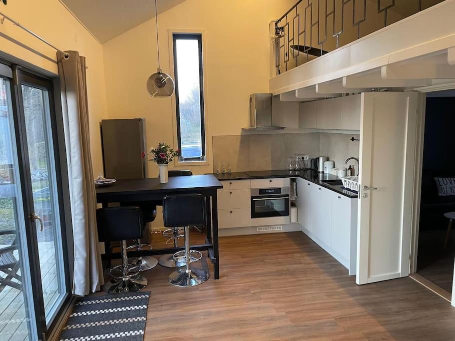 Nyrenoverat Strandnaera Med Fantastisk Utsikt Rimbo Exterior photo
